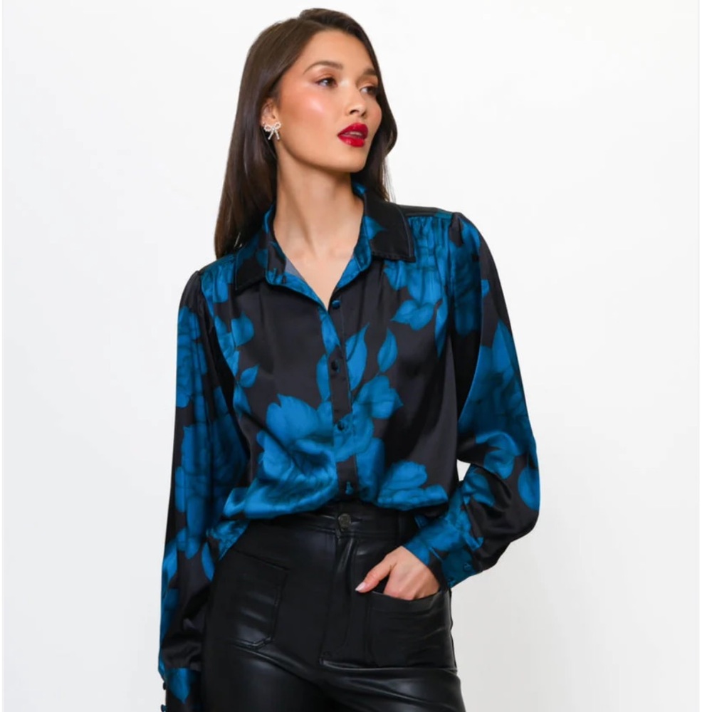 HUTCH
Kodie Top In Blue